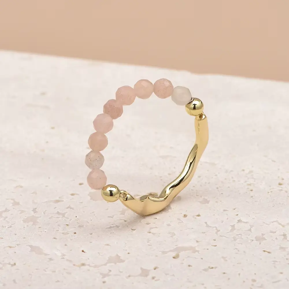 Pierścionek z kamieniem słonecznym Pierścionek z kamieniem słonecznym